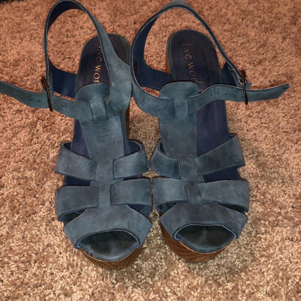 five worlds heels
